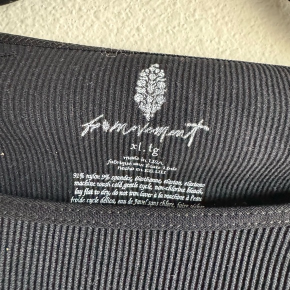 Free People Movement Cut It Out Long Sleeve Top in Black size XL - Picture 3 of 5